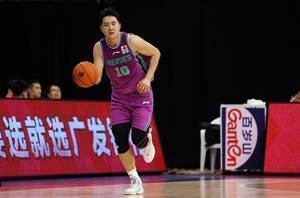 乔文瀚贡献17分5助2板助队取胜 三分6投5中