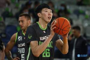 🏀周琦4+4 克里克17+9 特雷弗斯24+7 野猫逆转凤凰