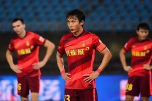 粤媒:河北队员称准入不代表会发薪 不排除有俱乐部开赛前退出