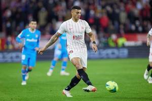 塞维利亚主场4-2逆转格拉纳达,先赛一场暂升西甲联赛第二